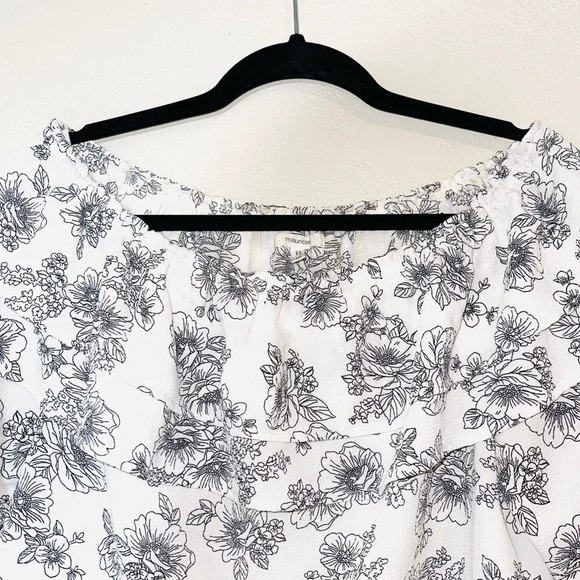 Maurices White & Black Floral Print Ruffle Off the Shoulder Top Medium Women’s - Picture 2 of 12